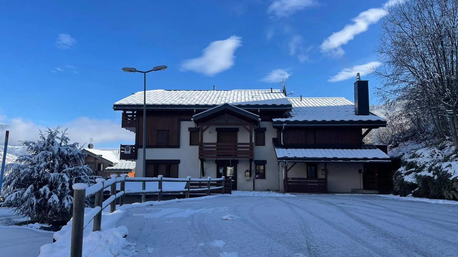 דירה פלומה Charmant Appartement Au Pied Des Pistes Avec Piscine Et Parking - Fr-1-505-13